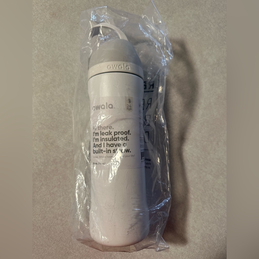 🔥SOLD🔥 24 oz Owala FreeSip water bottle